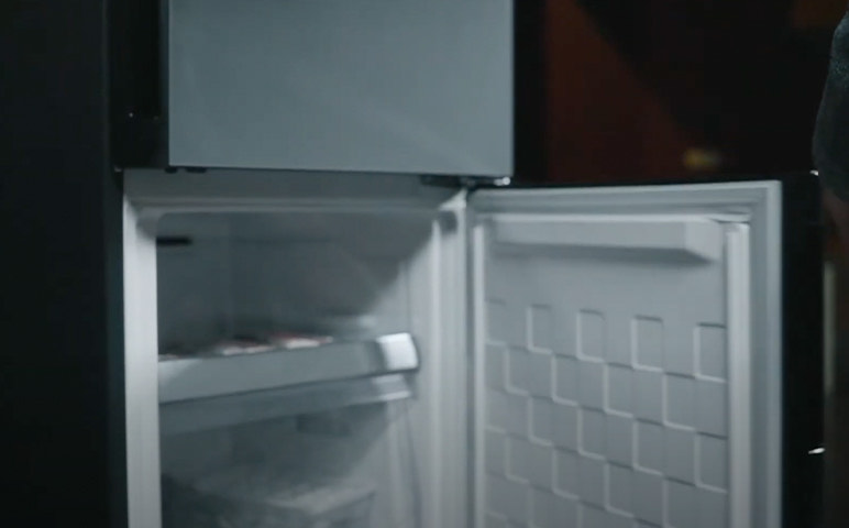 Классический двухкамерный холодильник HITACHI R-BG 410 PU6X